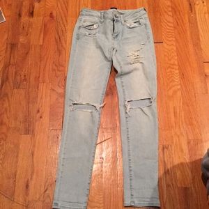 American Eagle outfitters distressed jeans